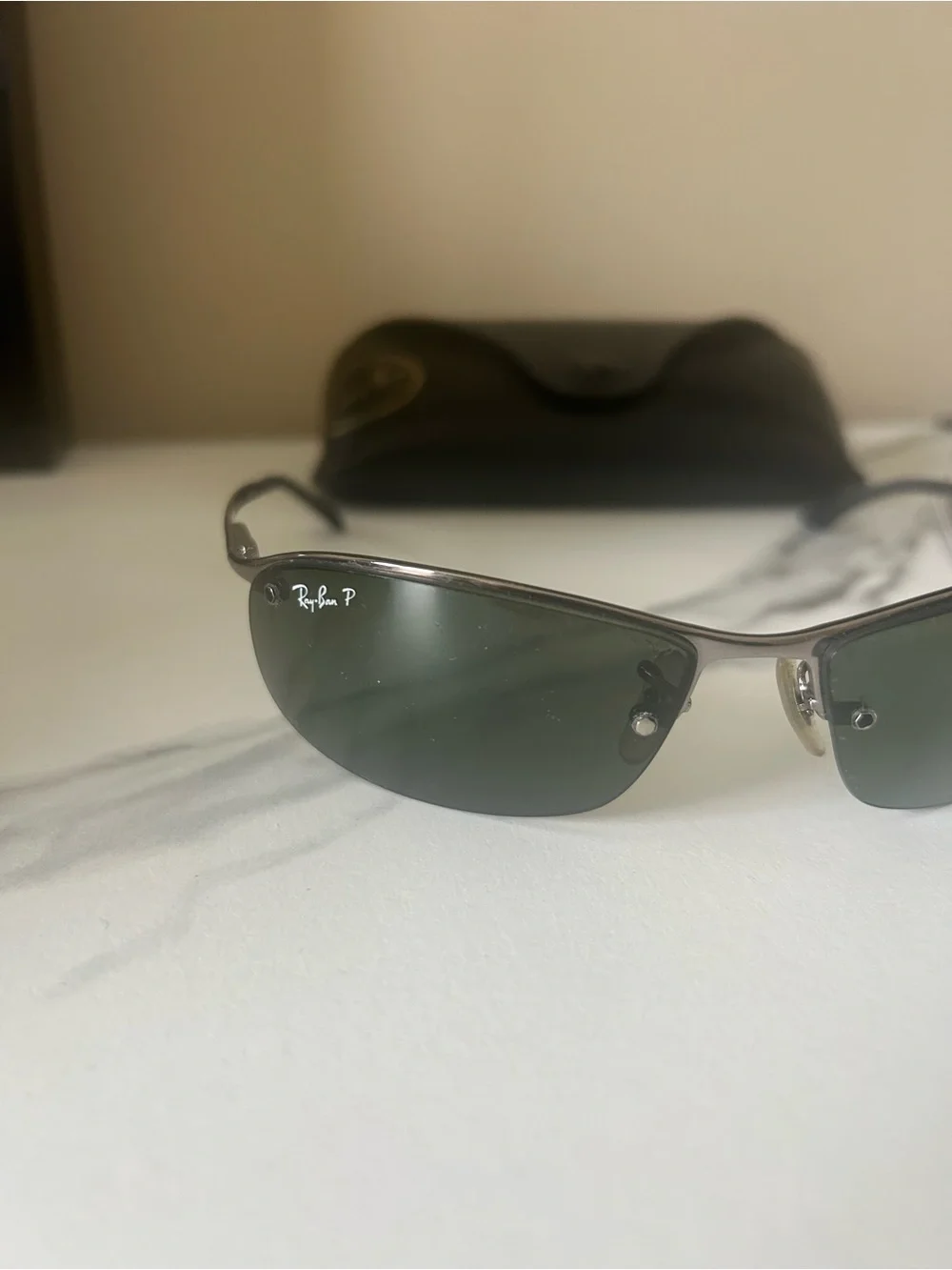 Ray-Ban RB3163 Sleek Polarized Sunglasses + Case 🕶️